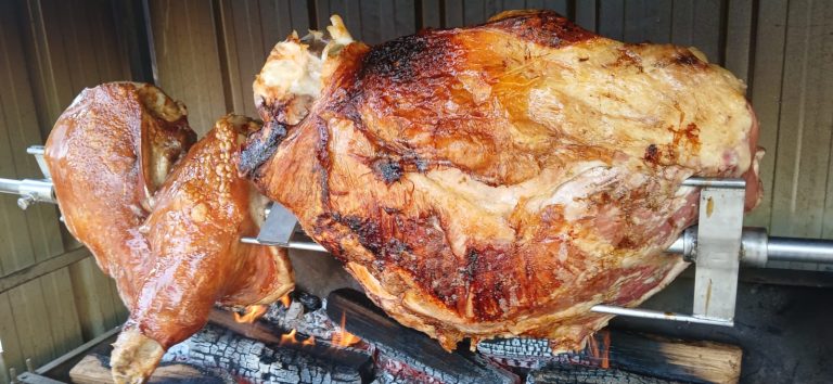 Cuisseau de veau & épaules de cochon pour un mariage