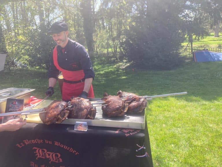 Épaules de cochon pour un anniversaire dans une maison de vacances (chez MARCEL JE T&rsquo;AIME)